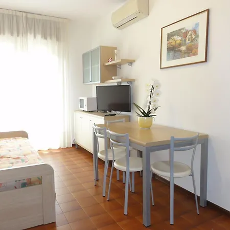 Apartamento With Terrace
